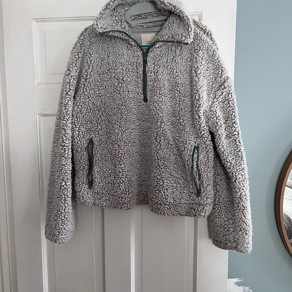 Women's Gray Sherpa Jacket - Picture 2 of 4
